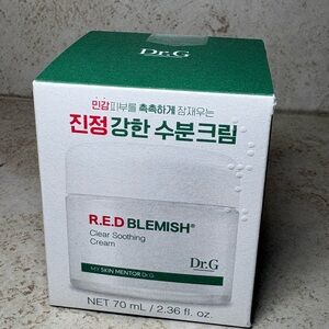 R.E.D Blemish Clear Soothing Cream - Green and White